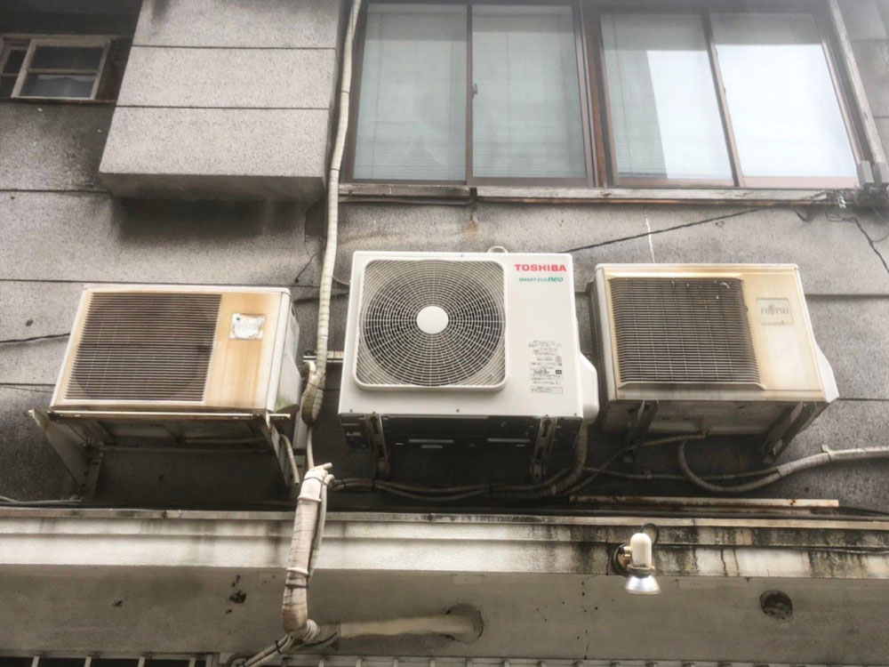 東芝製業務用壁掛けエアコン入替え工事｜千代田区 | 業務用エアコン 