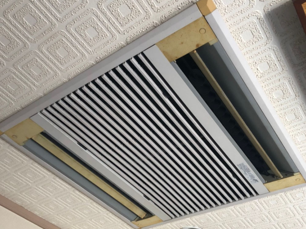 三菱電機製家庭用天井埋め込みエアコン＆東芝製家庭用壁掛けエアコン 