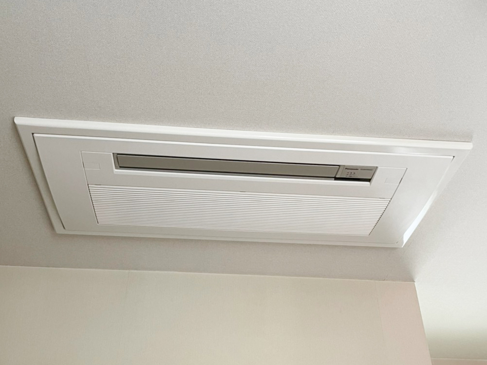 家庭用ビルトイン形の工事事例です 業務用エアコン交換 取り付けはお任せ エアコン総本舗