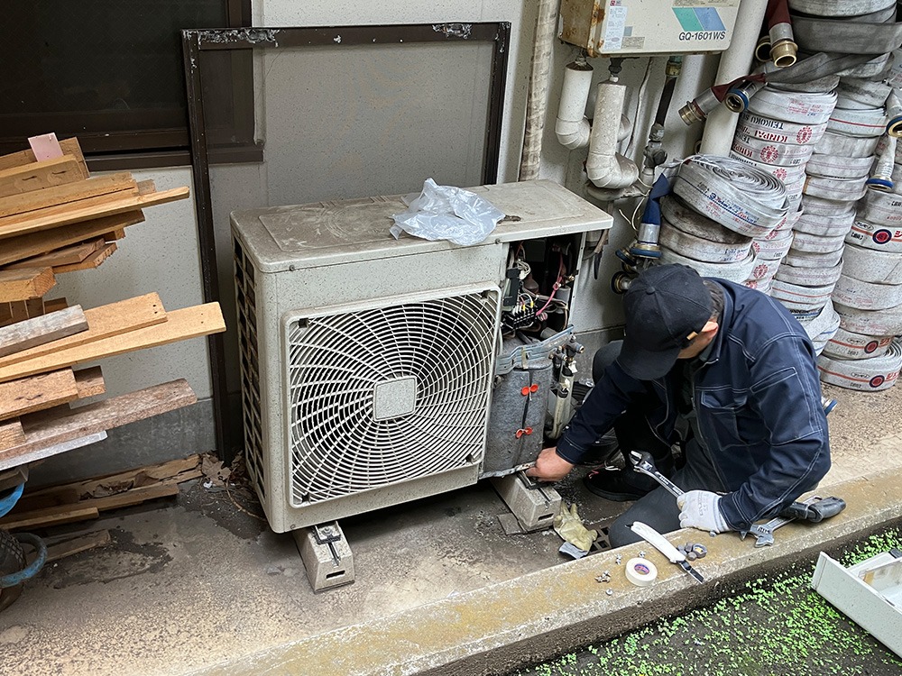 既存室外機撤去①(ポンプダウン済)