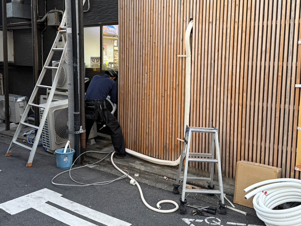 室外機側配管引き込み③