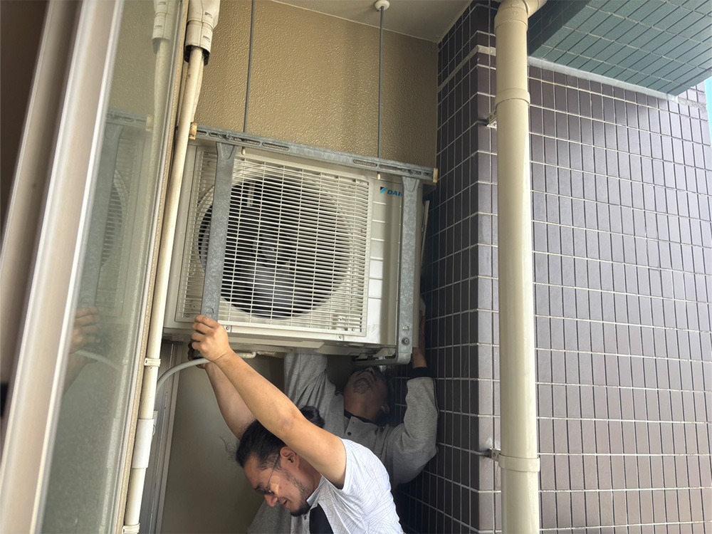 新規室外機吊り位置調整