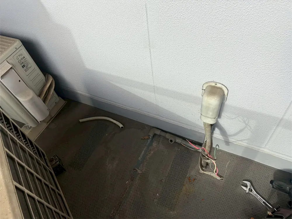 既存室外機撤去