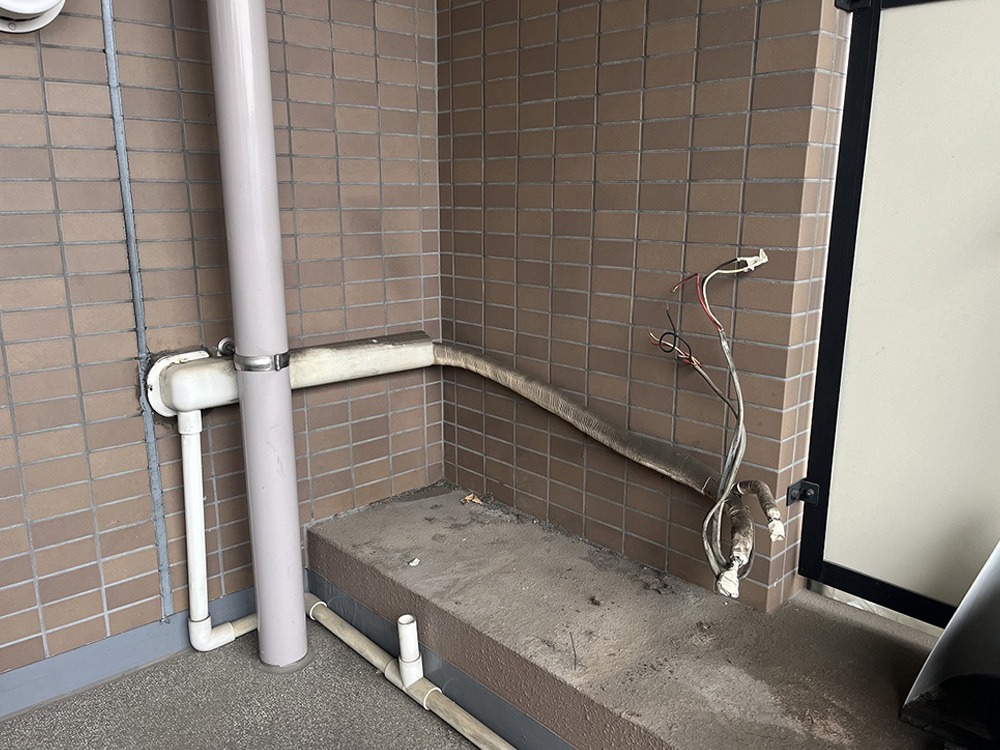 既存室外機撤去