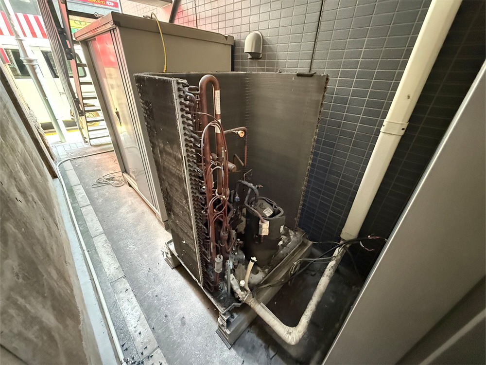 既存室外機撤去