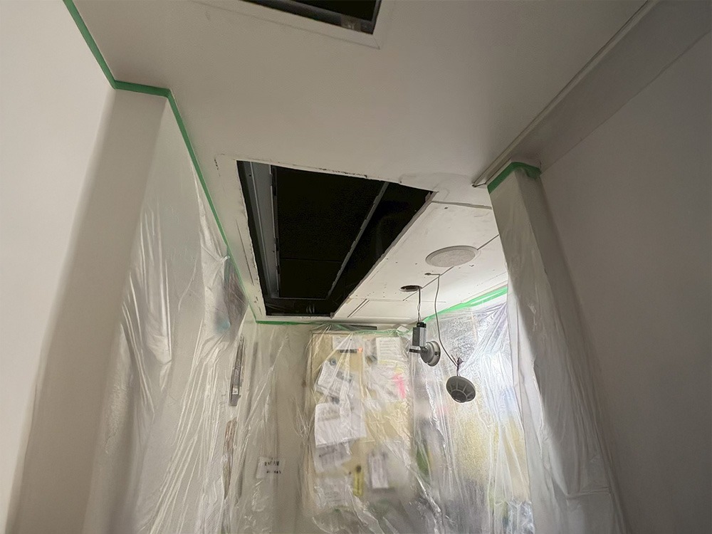天井開口・照明類取り外し