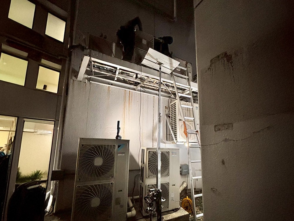 既存室外機撤去