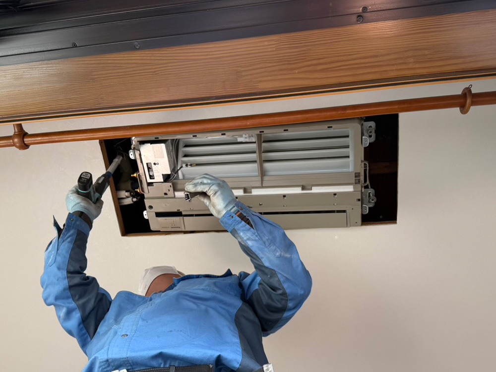 新規室内機吊り込み②