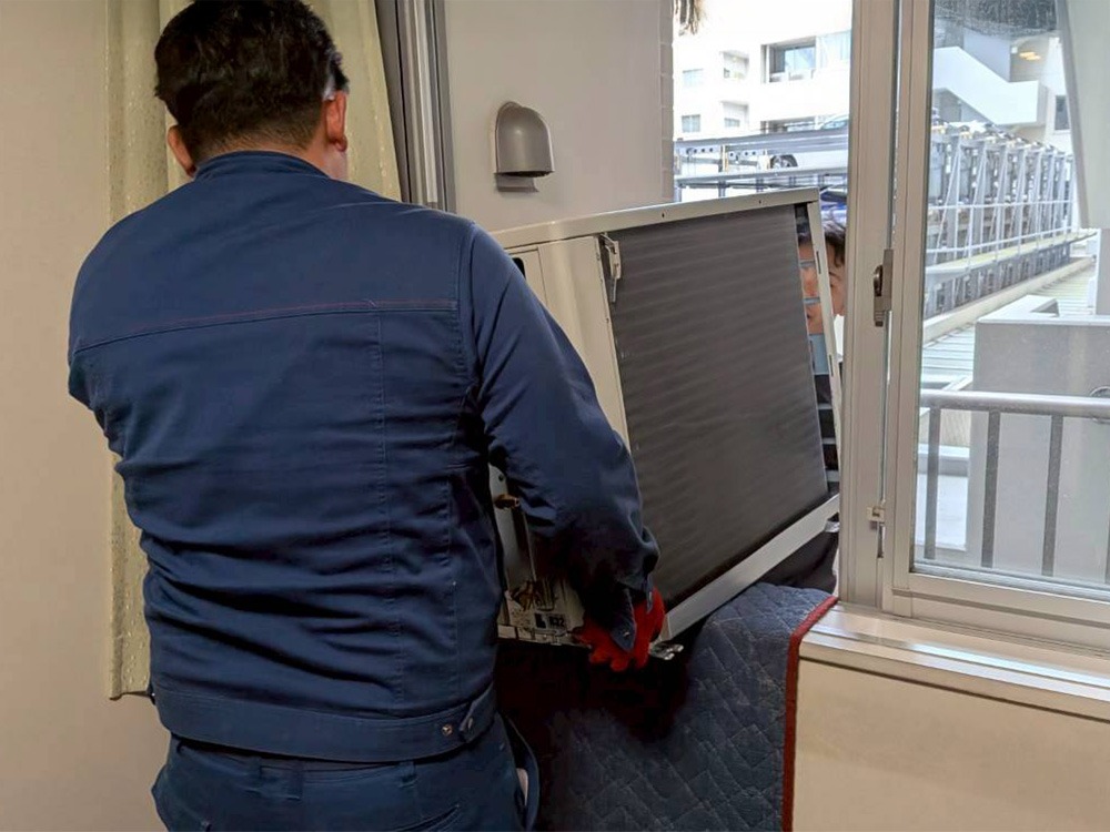 新規室外機AB搬入